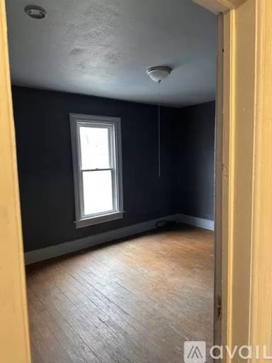 Main picture of 702 W Gray St