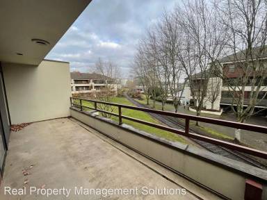 Main picture of 5250 S Landing Dr