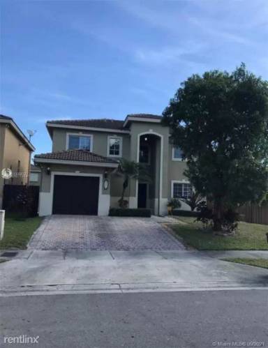 Main picture of 15201 SW 88th Ave