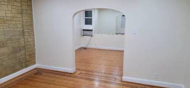 Main picture of 2021 S 65th St