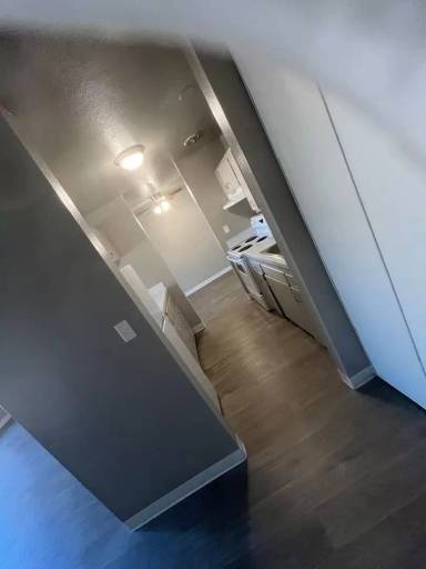 Main picture of 220 S 152nd St