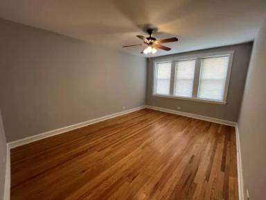 Main picture of 4009 W Nelson St