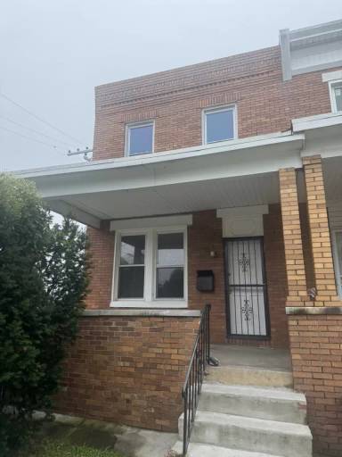 Main picture of 2867 Lake Ave