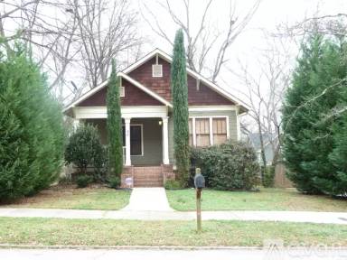 Main picture of 50 Clay St SE