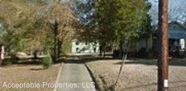 Main picture of 1112 1/2 Lawyers Ln