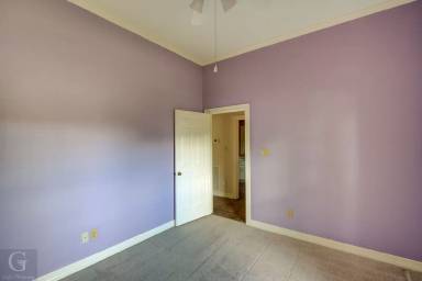 Main picture of 121 Southwood Dr