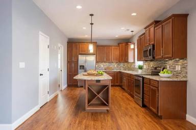Main picture of 505 Capstone Dr