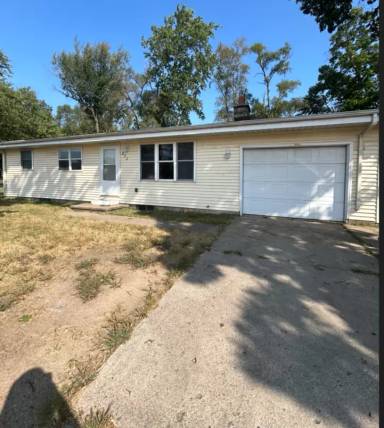 Main picture of 820 County Road 6 E
