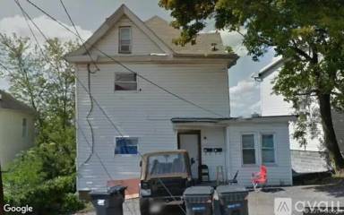 Main picture of 679 Spruce St