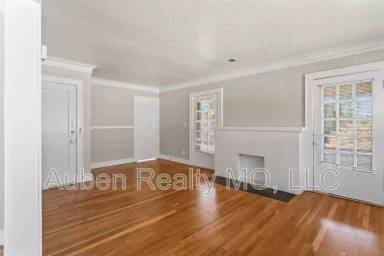 Main picture of 5303 Charlotte St