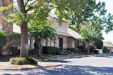 Main picture of 3000 Webb Ave