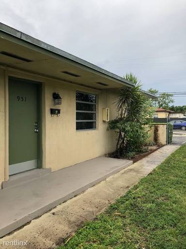 Main picture of 941 SW 71st Ave