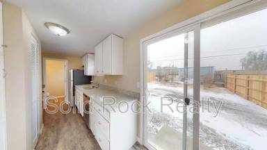 Main picture of 2411 E Saint Vrain St