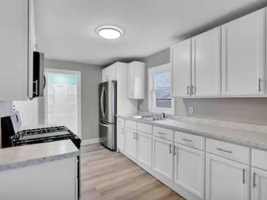 Main picture of 182 Whitney Pl