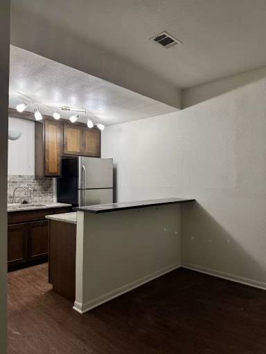 Main picture of 1223 James Ave