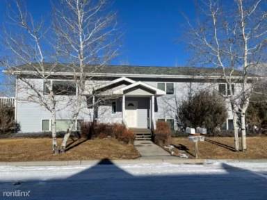 Main picture of 15 Penny Ln