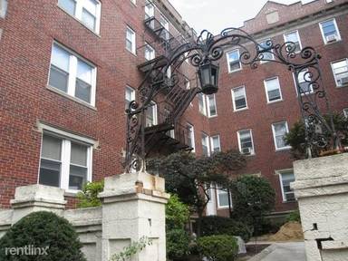 Main picture of 10 Agassiz St