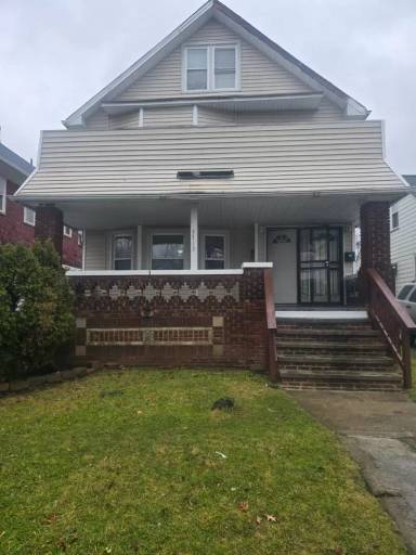Main picture of 3713 E 151st St
