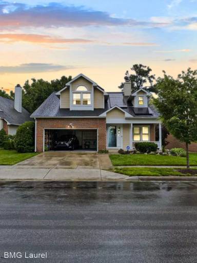 Main picture of 9342 Creekview Dr