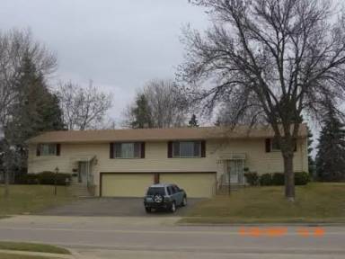Main picture of 8831 Queen Ave S