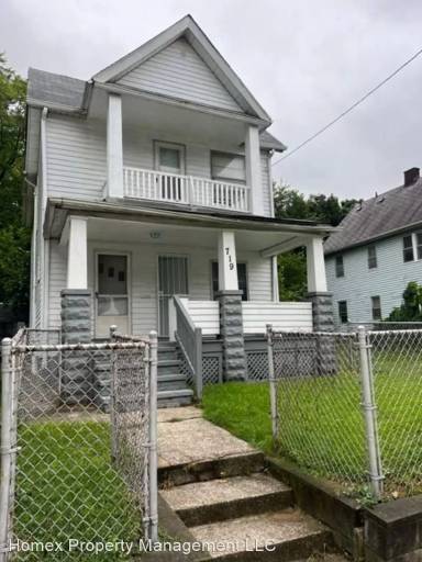 Main picture of 719 E 127th St