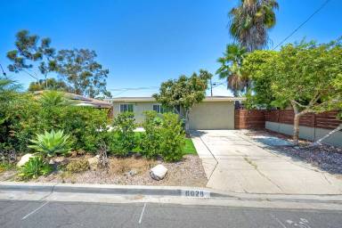 Main picture of 6028 Dwight St