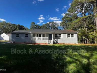 Main picture of 101 Wy Dr