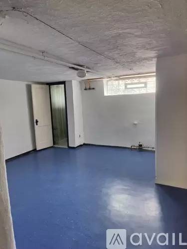 Main picture of 6844 Radbourne Rd