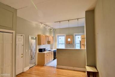Main picture of 96 Pleasant St
