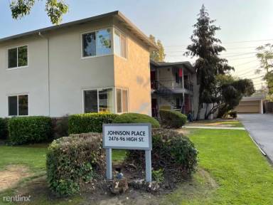 Main picture of 2476 High St