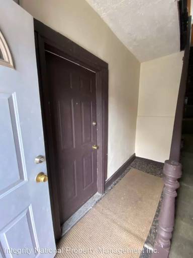 Main picture of 585 Clinton Ave