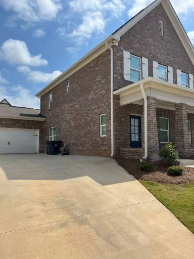 Main picture of 812 Clear Spring Dr