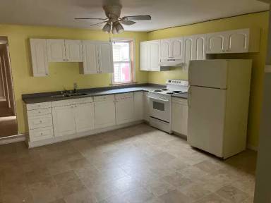 Main picture of 105 W Main St