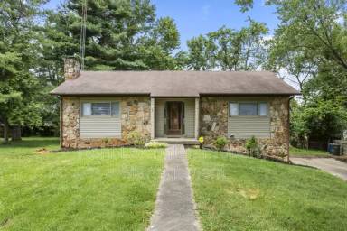 Main picture of 2025 Langhorne Dr