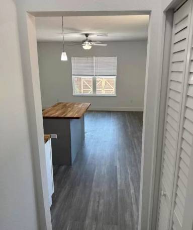 Main picture of 701 E Ellicott St