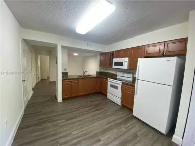 Main picture of 8250 SW 149th Ct