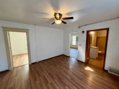 Main picture of 724 Washington St