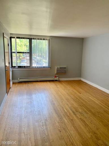 Main picture of 7320 N Ridge Blvd