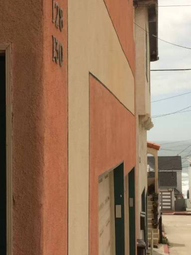 Main picture of 128 Gull St