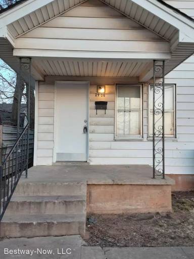 Main picture of 2906 S Santa Fe Ave