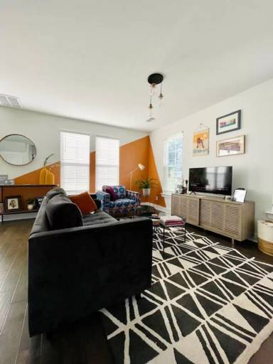 Main picture of 210 Saint Anns Aly