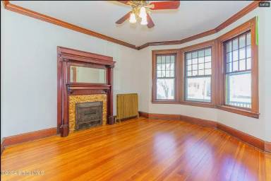 Main picture of 480 Hamilton St