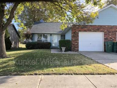 Main picture of 914 Terrace Ct