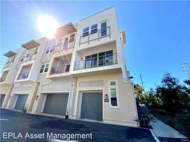 Main picture of 526 E Imperial Ave