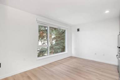 Main picture of 4015 Stone Way N