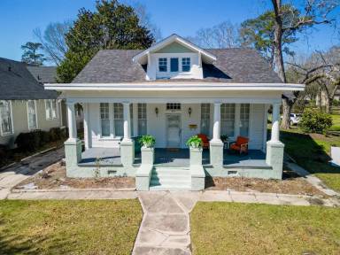 Main picture of 613 W Pine St