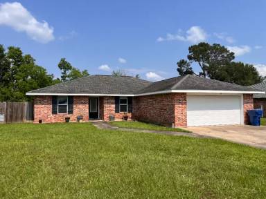 Main picture of 109 Maverick St