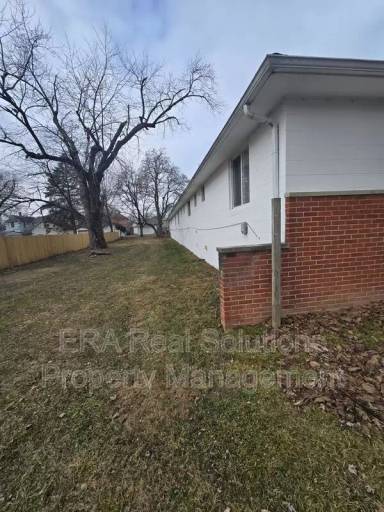 Main picture of 341 S Burgess Ave