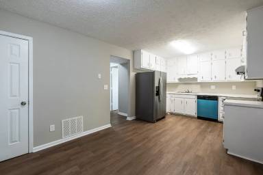 Main picture of 366 Haymarket Ln