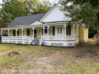 Main picture of 334 N Dennis Ave